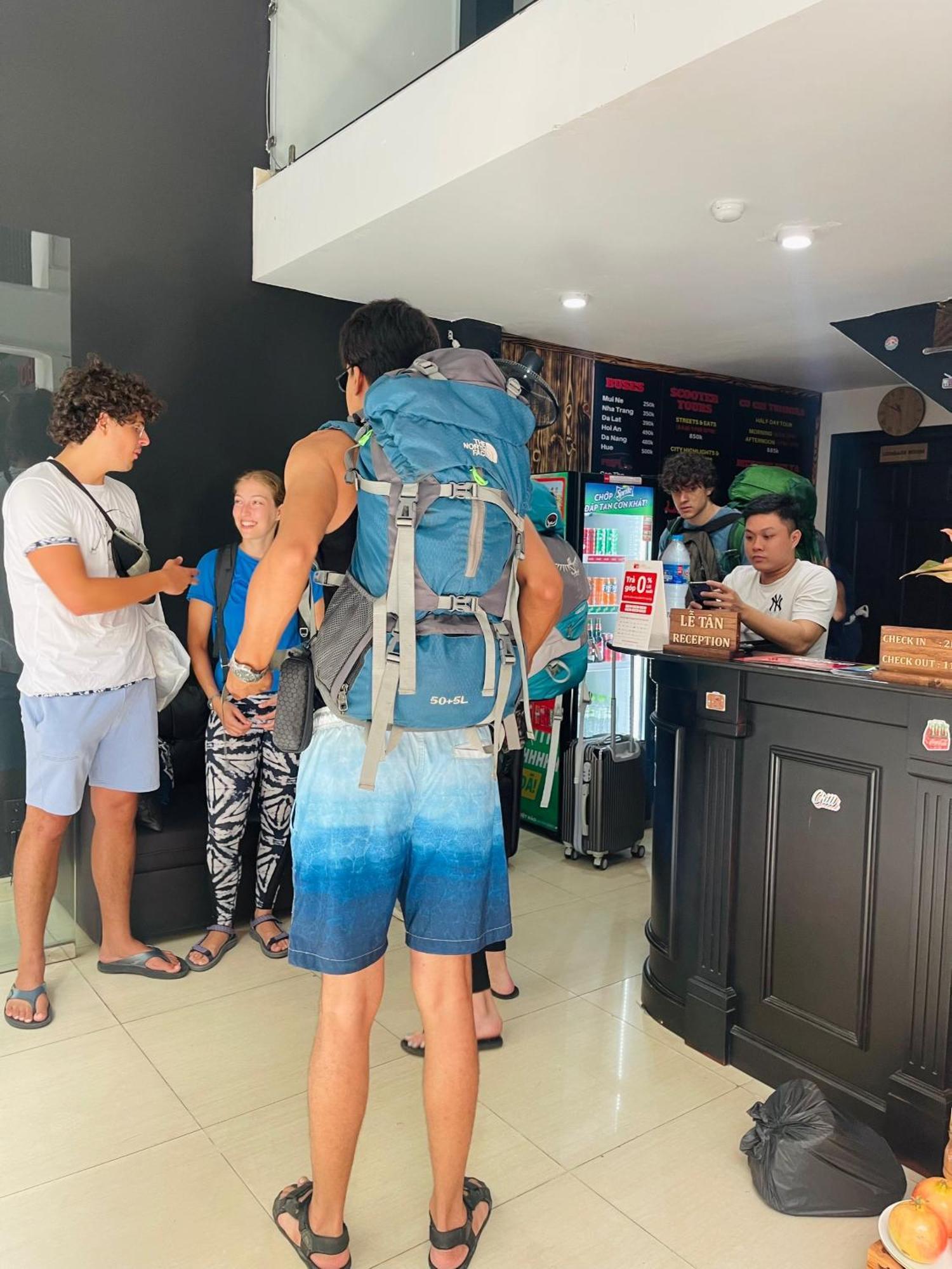Saigon Hub Hostel ホーチミン市 エクステリア 写真