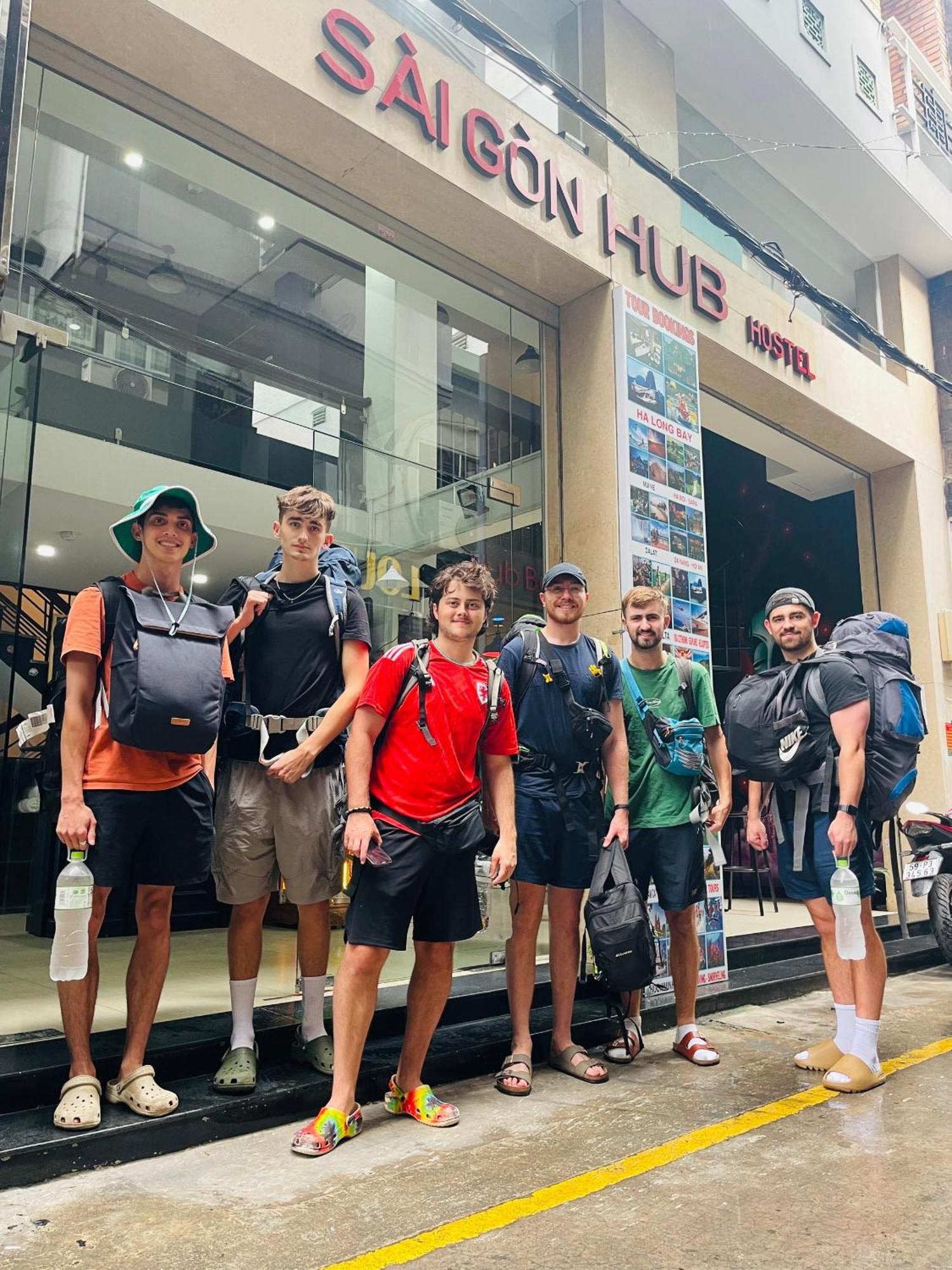 Saigon Hub Hostel ホーチミン市 エクステリア 写真