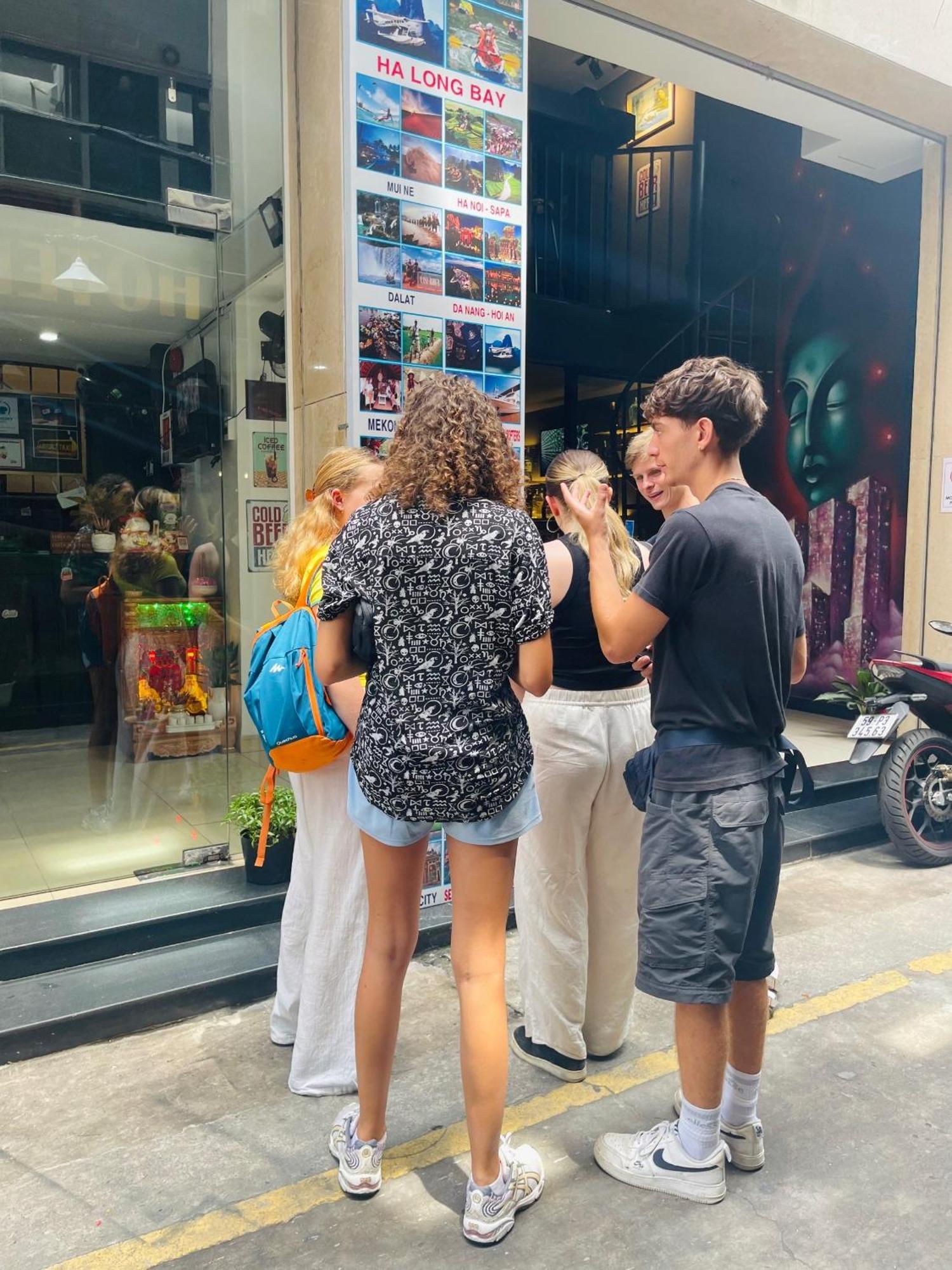 Saigon Hub Hostel ホーチミン市 エクステリア 写真