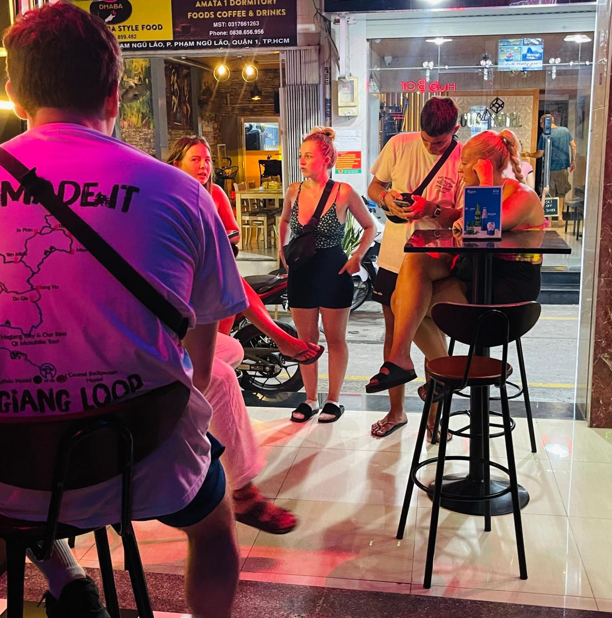 Saigon Hub Hostel ホーチミン市 エクステリア 写真